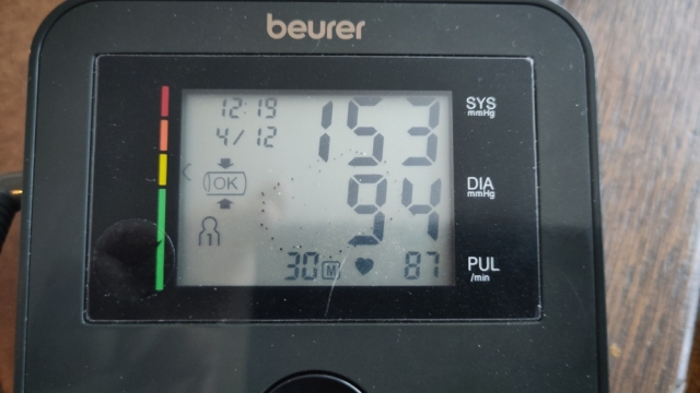 Bloeddukmeter: 153 over 94