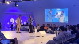 photo/b71cb1f5-e52d-4c0f-b27c-6dff31d9ab3a-3